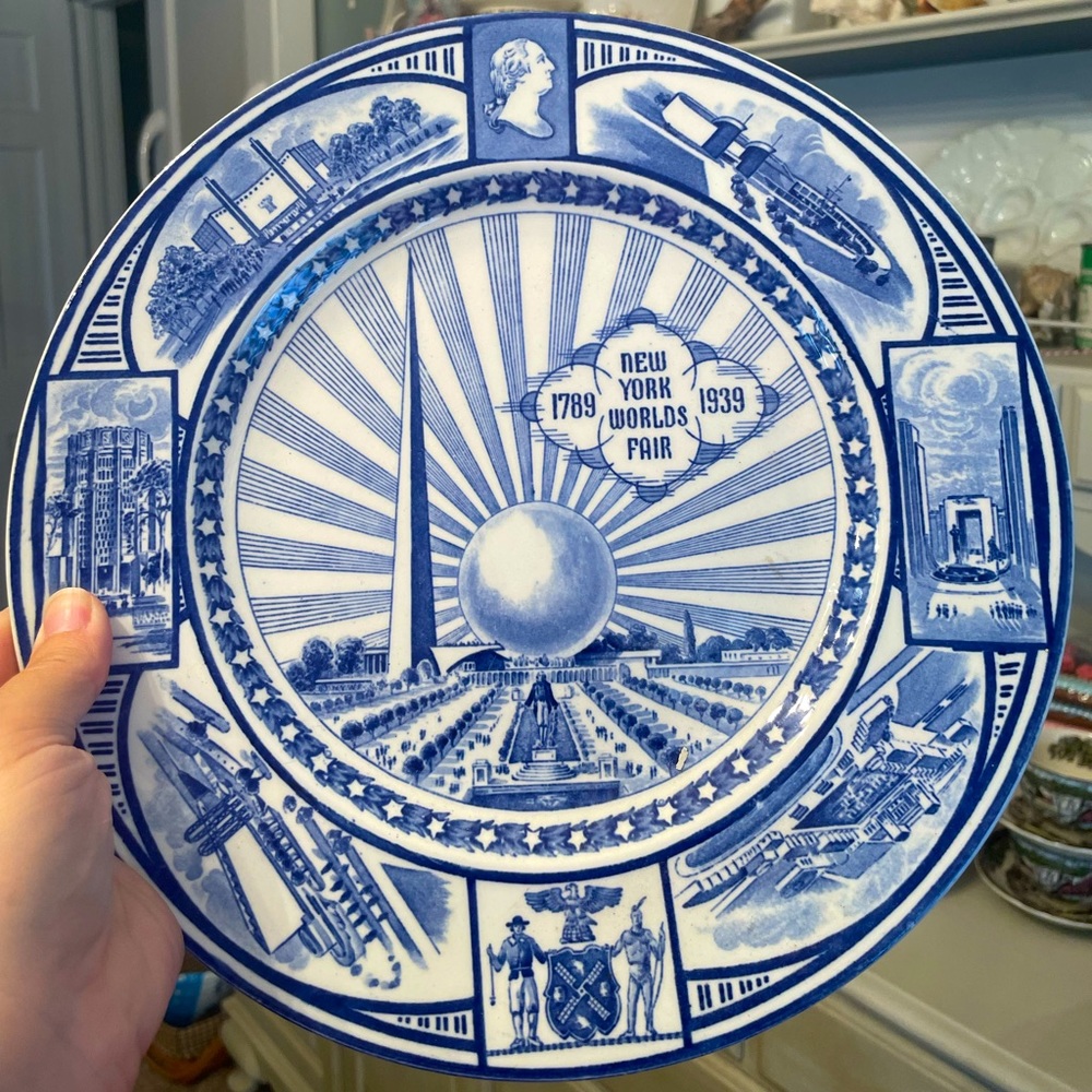 J & G Meakin England Dinner Plate- New York World’s Fair Commemorative, 1939